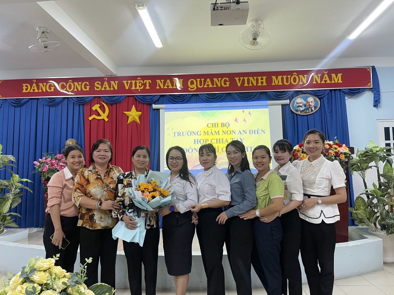 HỘI NGHỊ TỔNG KẾT CHI BỘ NĂM 2023 VÀ TRIỂN KHAI PHƯƠNG HƯỚNG NHIỆM VỤ NĂM 2024