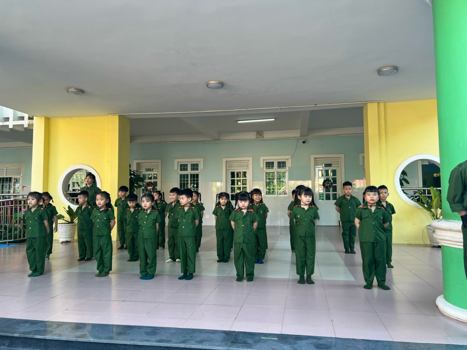 HOẠT ĐỘNG TRẢI NGHIỆM "BÉ TẬP LÀM BỘ ĐỘI" TRƯỜNG MN AN ĐIỀN