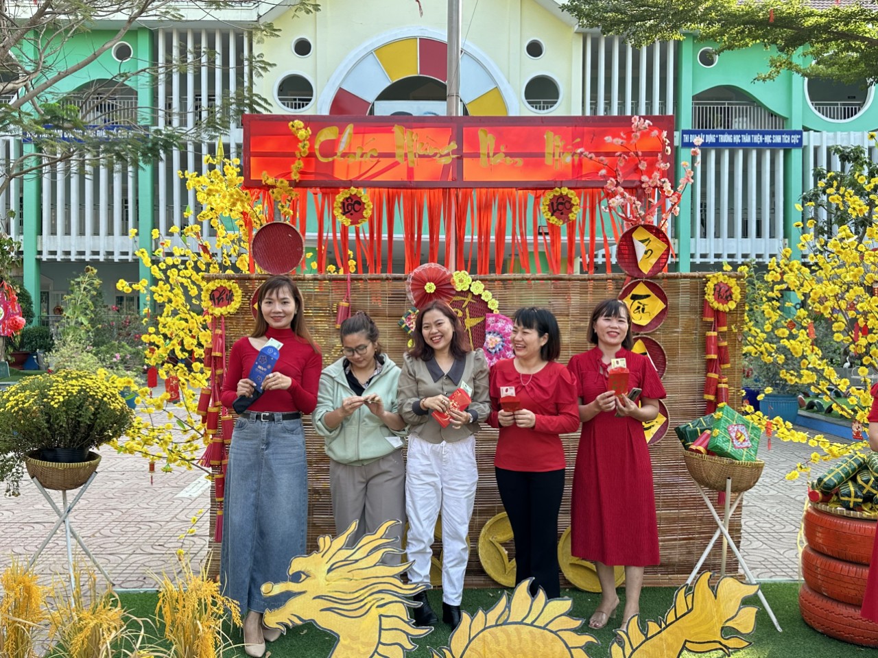 TÂN NIÊN MỪNG NĂM MỚI 2024